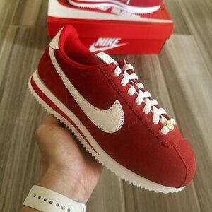 Nike Women's Cortez Vintage NA Shoes Sneakers - Red Suede White HQ5950-657- Sz 9